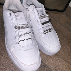 Shoeless gems - sneakers not included